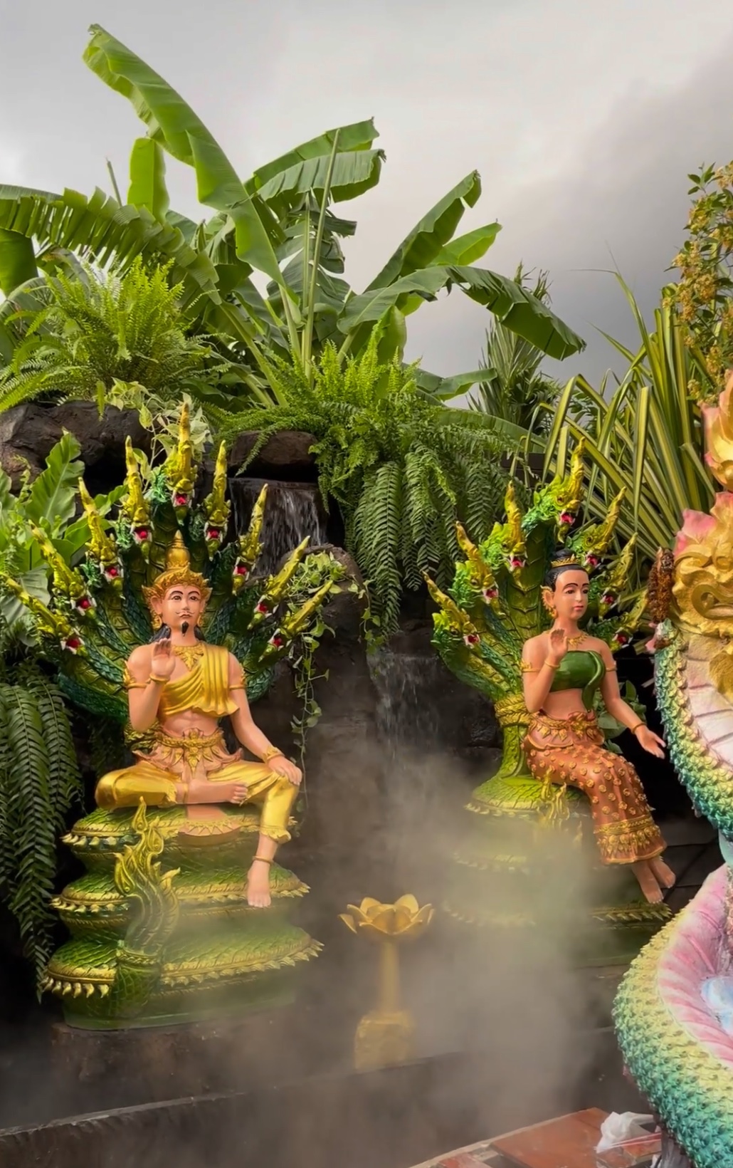 3 - รับออกแบบจัดสวนน้ำตก ทั่วไทย | สร้างบ่อปลา ขายหินจัดสวน ปูหญ้า รับสร้างบ่อปลา ทำน้ำตก จำหน่ายหินและงานปูนปั้นอื่นๆ