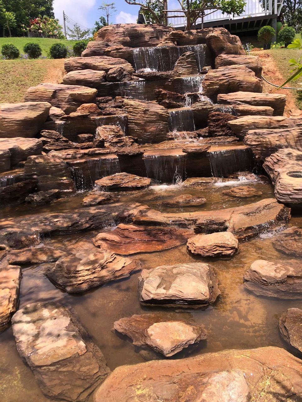 4 - รับออกแบบจัดสวนน้ำตก ทั่วไทย | สร้างบ่อปลา ขายหินจัดสวน ปูหญ้า รับสร้างบ่อปลา ทำน้ำตก จำหน่ายหินและงานปูนปั้นอื่นๆ