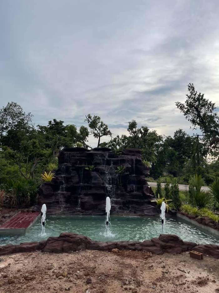 6 - รับออกแบบจัดสวนน้ำตก ทั่วไทย | สร้างบ่อปลา ขายหินจัดสวน ปูหญ้า รับสร้างบ่อปลา ทำน้ำตก จำหน่ายหินและงานปูนปั้นอื่นๆ